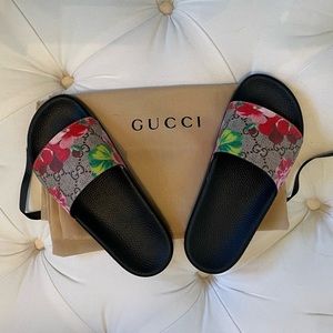 Never worn Gucci Bloom Supreme Floral Slides in the box, size 38